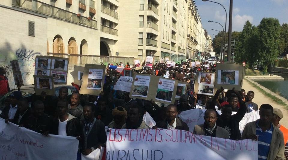 آلاف السودانيين بمدن وعواصم أوروبية يتظاهرون تنديدا بإستخدام الأسلحة الكيميائية في دارفور