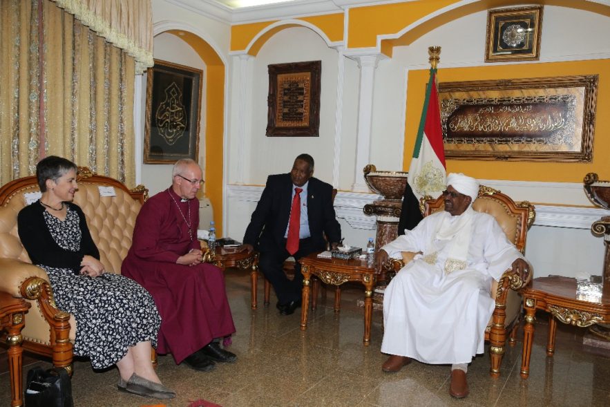 الرئيس السوداني يؤكد حرص حكومته على تعزيز التعايش السلمي بين كافة الاديان بالبلاد