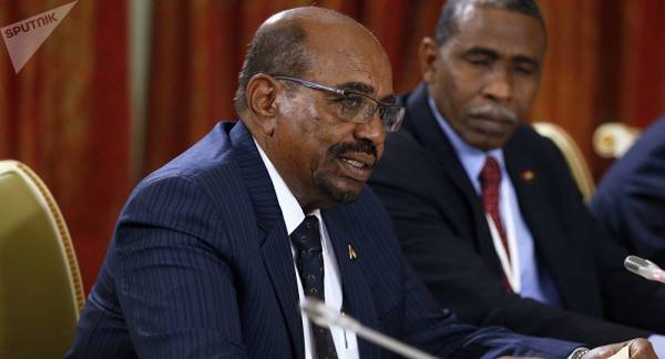 البشير: لدينا معلومات بأن أمريكا تسعى لتقسيم السودان إلى خمس دويلات