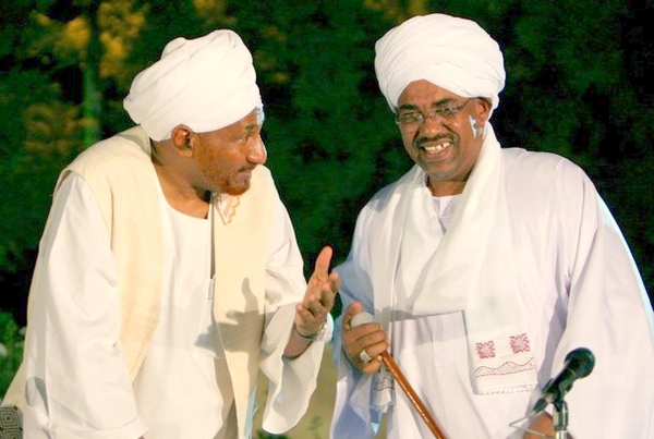 الرئيس السوداني عمر ورئيس حزب الأمة الصادق المهدي