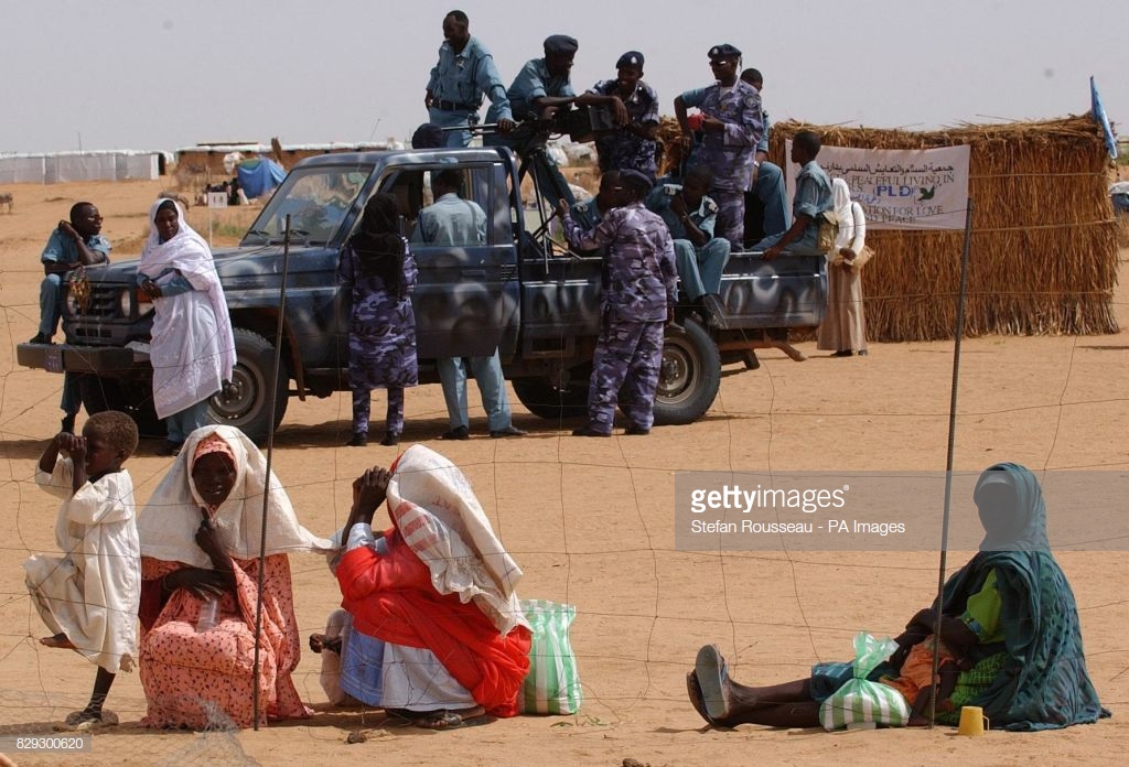 قوات من الشرطة السودانية في معسكر أبوشوك بإقليم دارفور . صورة ل(getty images)