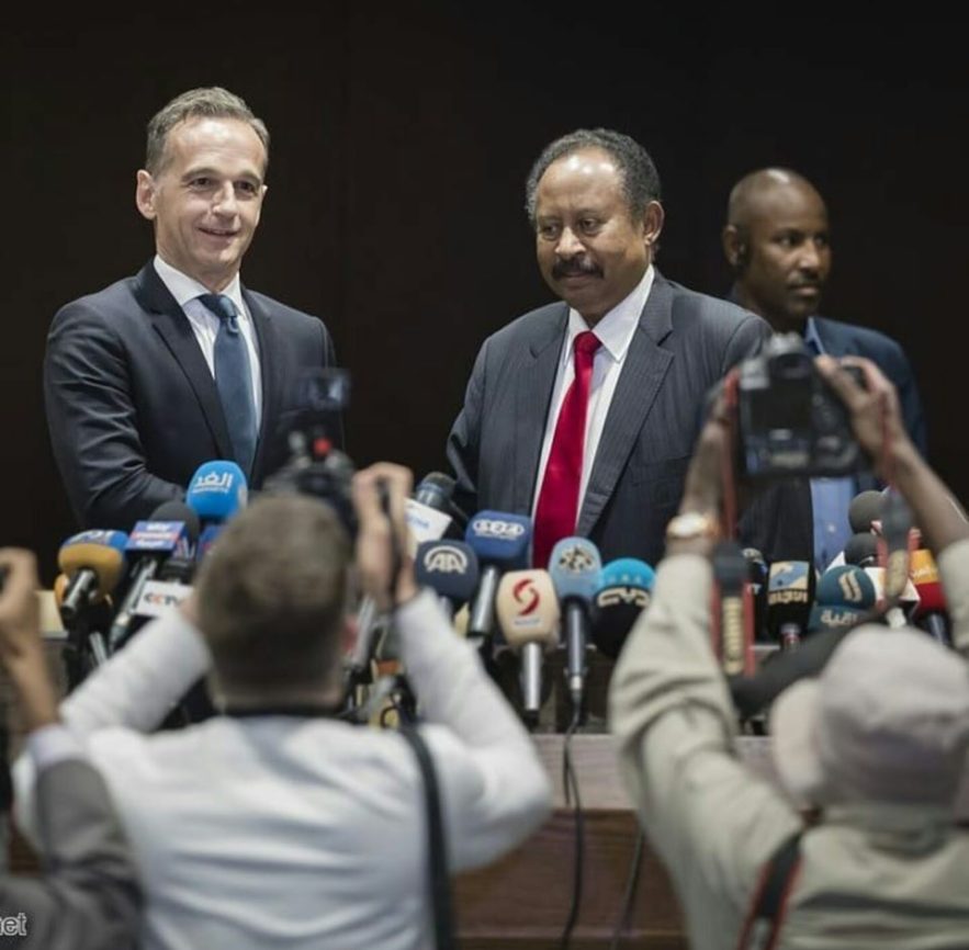 رئيس الوزراء السوداني مع وزير الخارجية الألماني